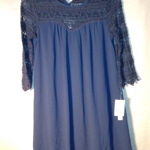 Cute blue, ladies' size medium, short, 3/4 sleeve dress.